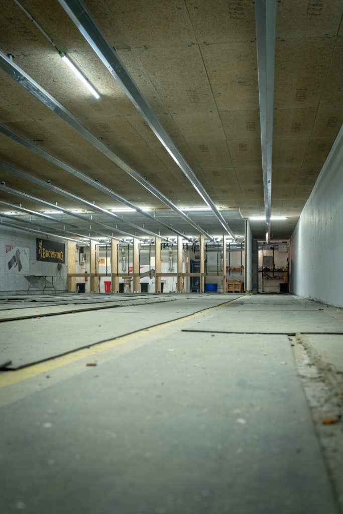 Stand de tir indoor du Club de Tir Plaintelais, pas de tir de 10 à 50 m